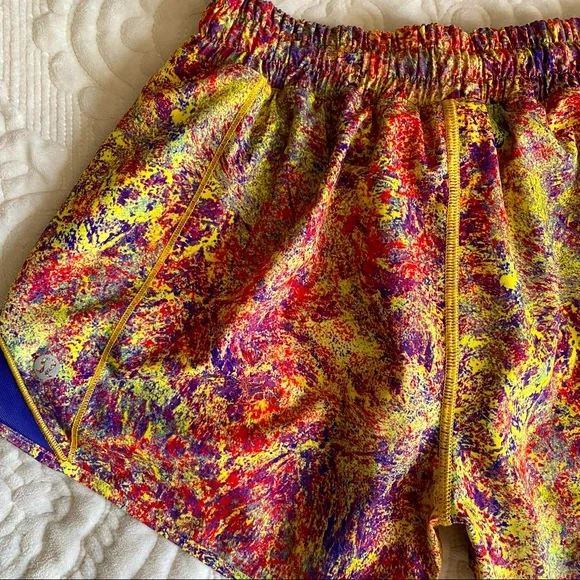 Lululemon 4” Seawheeze Hotty Hot shorts - Picture 3 of 7